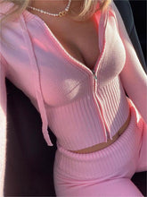 Retro-Strick-Zweiteiler mit Reißverschluss und Kapuze