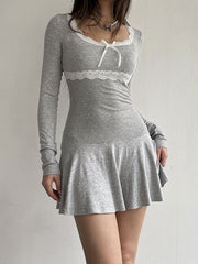 Minivestido gris Y2K con escote cuadrado y encaje