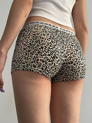 Pantalones cortos punk de tiro bajo con estampado de leopardo y ribete de encaje