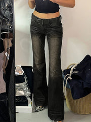Dunkle Vintage-Jeans mit niedriger Taille und Spleiß-Schlag