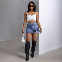 Falda vaquera corta con bordado de estrellas