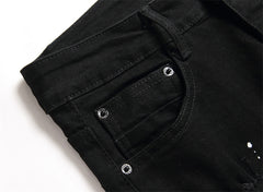 Schwarze Herrenjeans mit goldenem Aufdruck