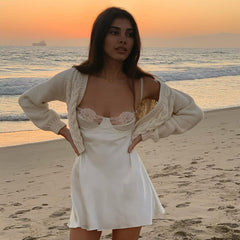 Vestido mini bustier ajustado con copas de encaje Tali