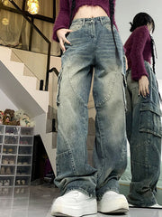 Vaqueros cargo con empalmes y múltiples bolsillos de estilo hip hop