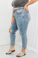 Judy Blue – Malia – Boyfriendjeans in voller Größe mit mittelhohem Bund