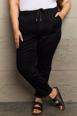 Pantalones deportivos de cintura alta con puños dobles y cintura alta de Judy Blue Lily