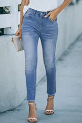 Skinny Jeans mit hohem Bund und ungesäumtem Saum