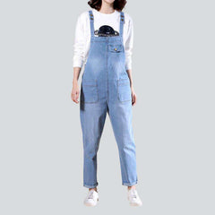 Lässige Jeans-Latzhose mit geraden Taschen