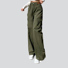 Pantalones vaqueros cargo de color para mujer