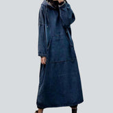 Dunkelblaues Jeanskleid mit Kapuze