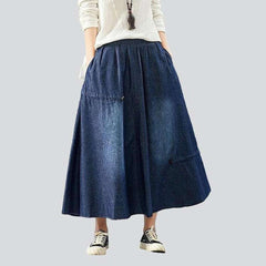 Falda estilo urbano con lavado oscuro