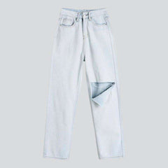 Vaqueros holgados de mujer desgastados y blanqueados