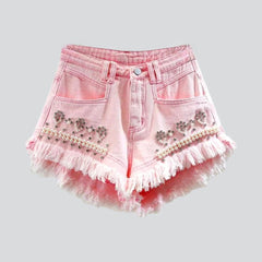 Jeansshorts mit Perlenbesatz und Used-Look