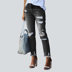 Distressed women slim jeans