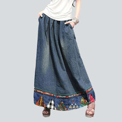 Langer Jeansrock mit besticktem Rand