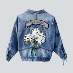 Chaqueta vaquera para mujer con bordado de flores