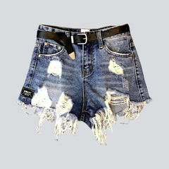 Distressed-Jeansshorts im Grunge-Stil