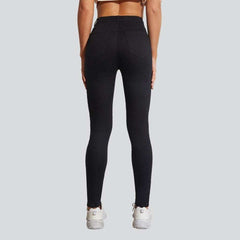 Vaqueros negros ajustados para mujer