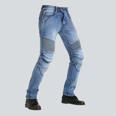 Vaqueros biker de hombre azul claro