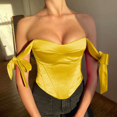 Primrose Satin-Korsett-Top mit Schleife an der Schulter und abgerundetem Saum