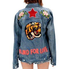 Chaqueta vaquera con estrella roja para mujer