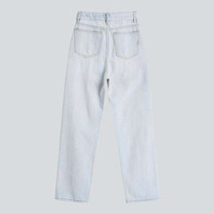 Vaqueros holgados de mujer desgastados y blanqueados