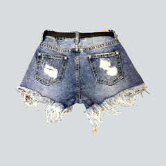 Distressed-Jeansshorts im Grunge-Stil