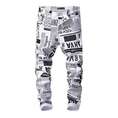 Vaqueros para hombre con estampado de periódico