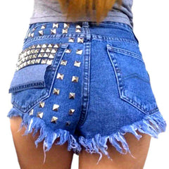 Distressed-Jeansshorts mit Metallverzierung