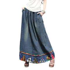 Langer Jeansrock mit besticktem Rand