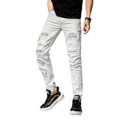 Distressed-Jeans mit Patchwork-Verzierung