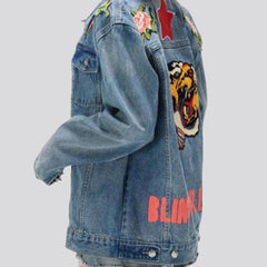 Chaqueta vaquera con estrella roja para mujer