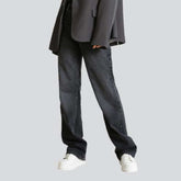 Gerade geschnittene Damenjeans mit hoher Taille
