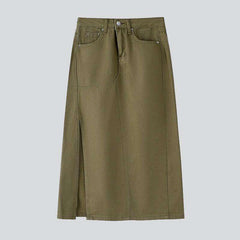 Falda vaquera larga con abertura en color caqui