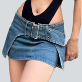 Jeansrock mit Gürtel im Lagenlook