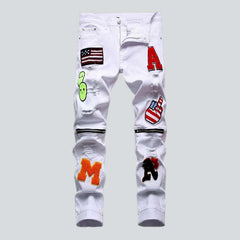 Vaqueros blancos con bordado de letras para hombre