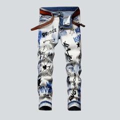 Vaqueros de moda para hombre con letras bordadas