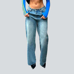 Jeans mit weitem Bein und niedriger Taille