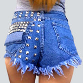 Distressed-Jeansshorts mit Metallverzierung