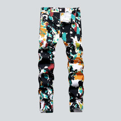 Vaqueros de hombre con estampado multicolor