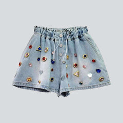Shorts vaqueros con diamantes de imitación multicolor
