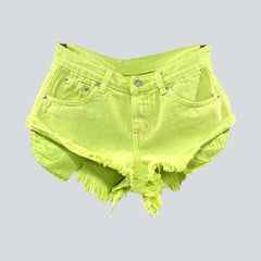 Shorts vaqueros desgastados de color neón