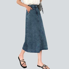 Falda vaquera de mujer con abertura larga