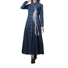 Vestido de mezclilla con bordado de pintura