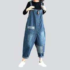 Jeans-Jumpsuit mit geflicktem Bein für Damen