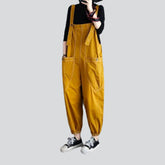 Stylischer Jeans-Jumpsuit mit geräumiger Tasche