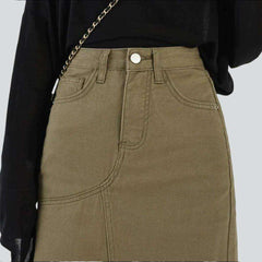 Falda vaquera color caqui con abertura lateral