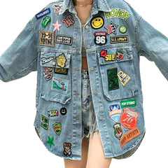 Chaqueta vaquera con parches por todas partes