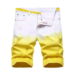 Zerrissene Jeansshorts in Kontrastfarbe