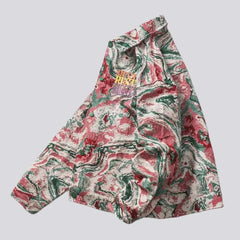 Farbbemalte Jeansjacke mit Aufschrift